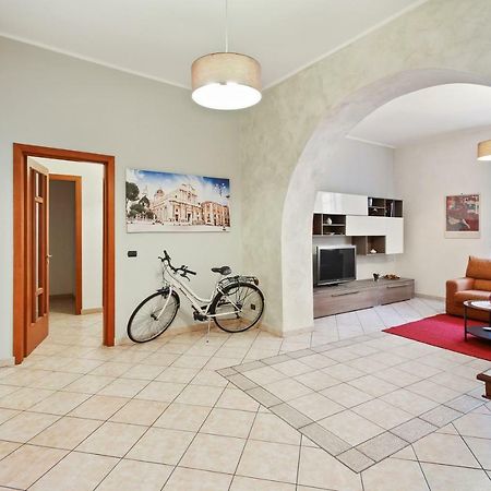 Central Balcony Apartment คาตาเนีย ภายนอก รูปภาพ