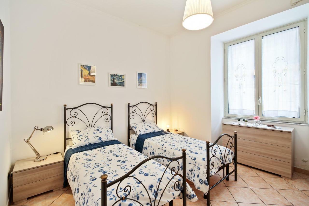 Central Balcony Apartment คาตาเนีย ภายนอก รูปภาพ