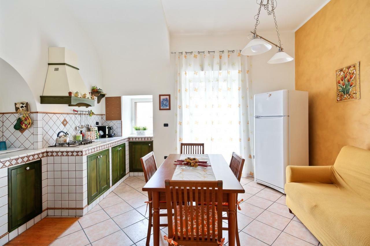 Central Balcony Apartment คาตาเนีย ภายนอก รูปภาพ