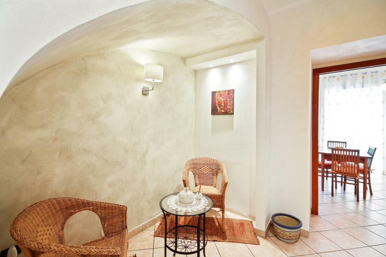 Central Balcony Apartment คาตาเนีย ภายนอก รูปภาพ