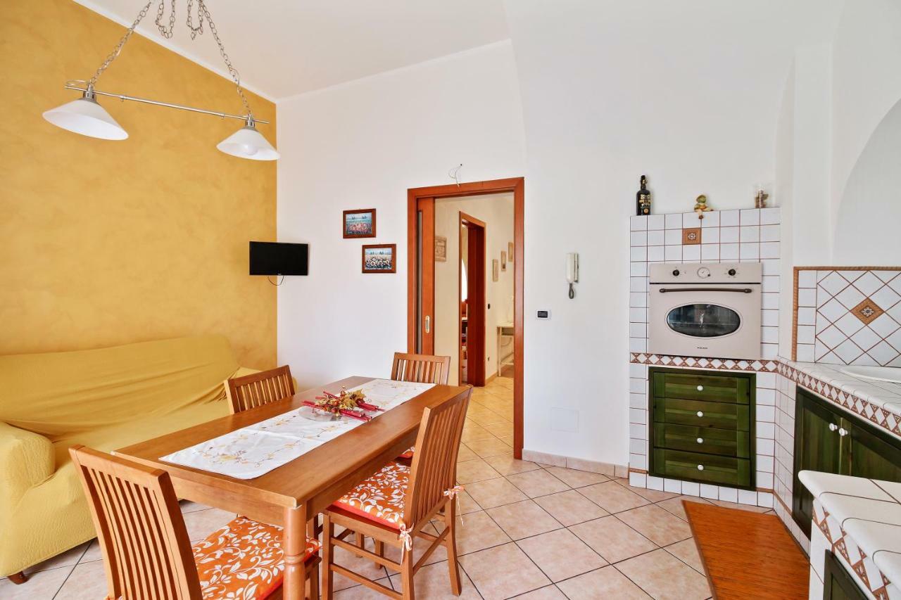 Central Balcony Apartment คาตาเนีย ภายนอก รูปภาพ
