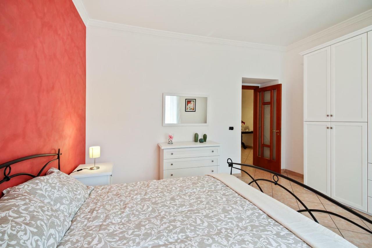Central Balcony Apartment คาตาเนีย ภายนอก รูปภาพ