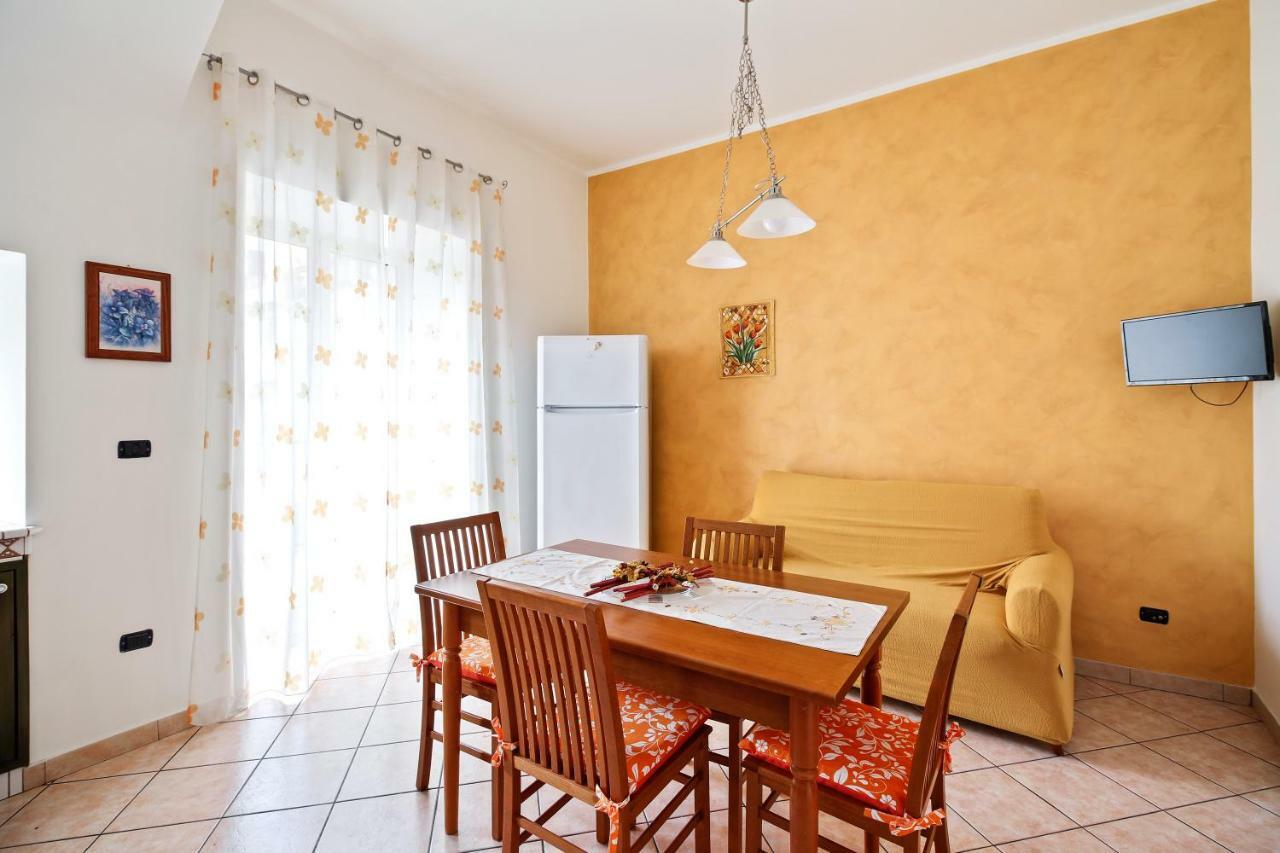 Central Balcony Apartment คาตาเนีย ภายนอก รูปภาพ