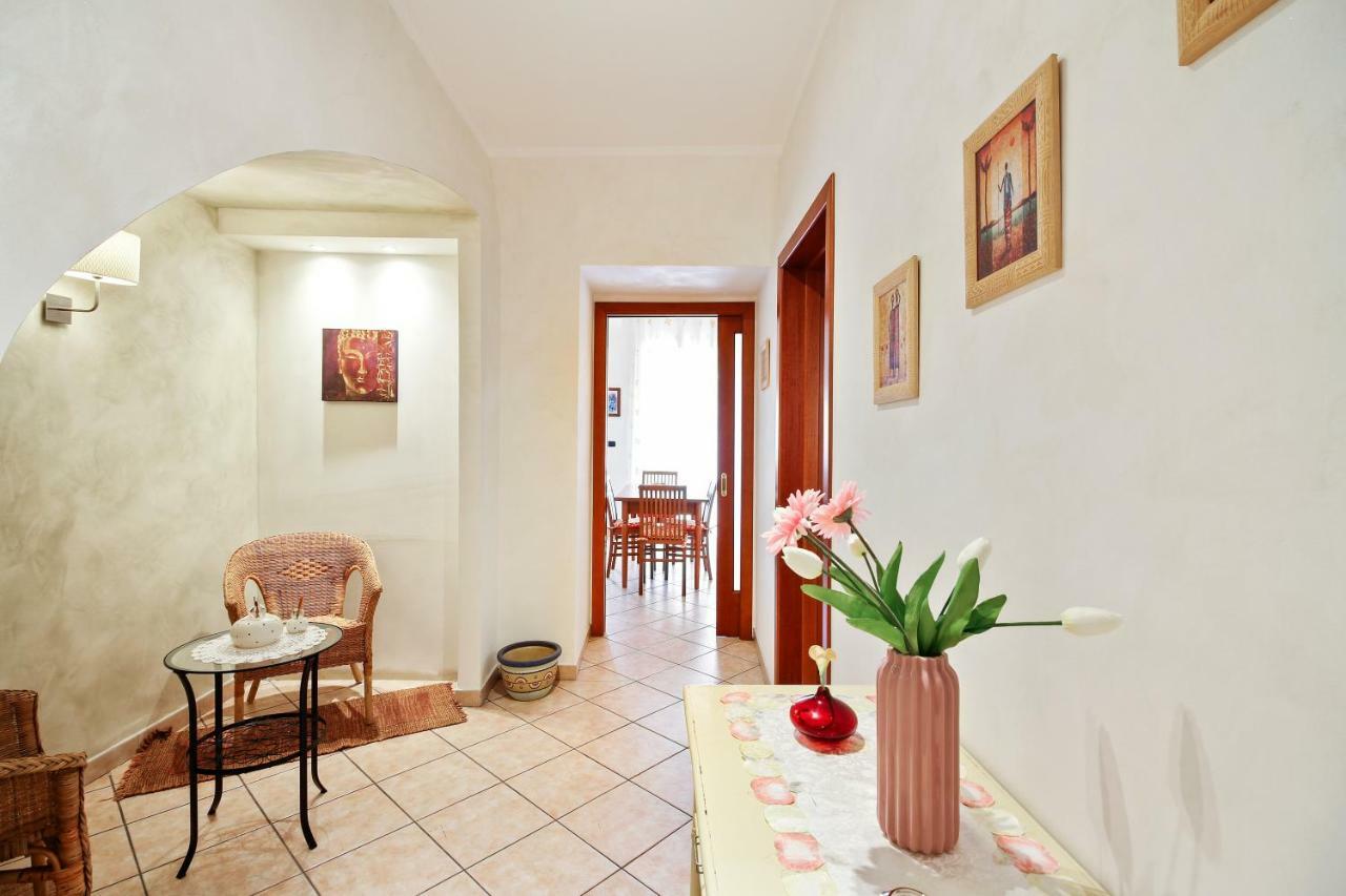Central Balcony Apartment คาตาเนีย ภายนอก รูปภาพ