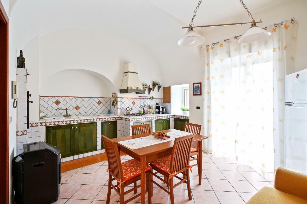 Central Balcony Apartment คาตาเนีย ภายนอก รูปภาพ